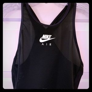 Nike Air Tight Fit Crop Top